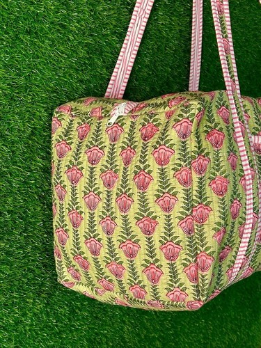 Indian Pink Patch Quilted Duffel Bag Weekender Shoulder Duffle Bag Overnight bag - Picture 14 of 23