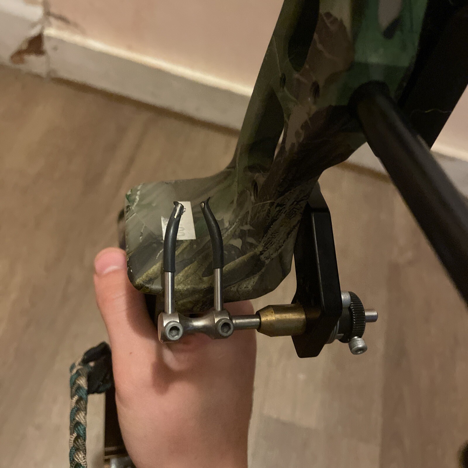 Alpine Archery Frontier Compound Bow Right Hand With Cobra Sights