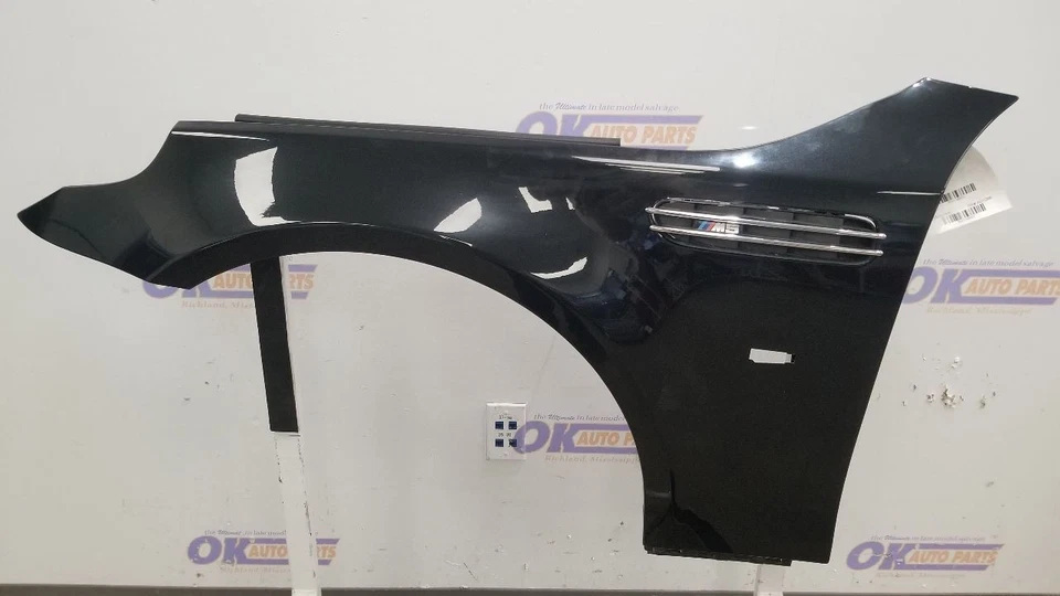 07 BMW M5 E60 FENDER ASSEMBLY LEFT DRIVER BLACK Foto 2 de 4