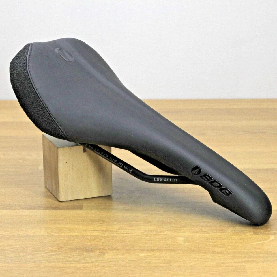 Sillín de bicicleta SDG Bel Air V3 Lux - negro - NUEVO OEM Foto 2 de 4