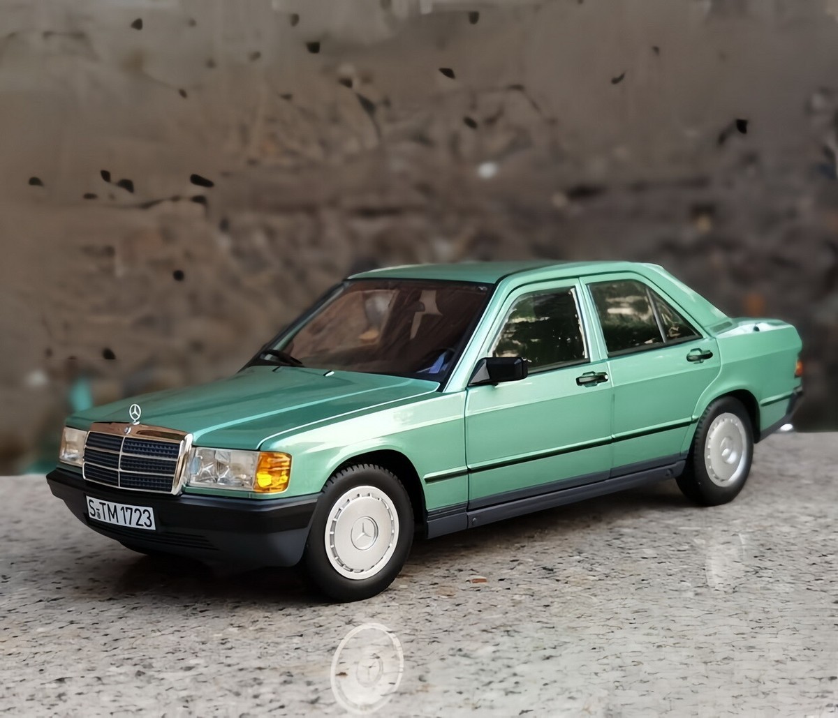 NOREV 1/18 Scale Mercedes-Benz 190E W201 1984 Green Diecast