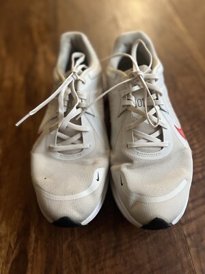 Size 9.5 Men display picture 1