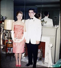 Young Couple ready for Senior Prom - Stereo Realist slide Kodachrome #570