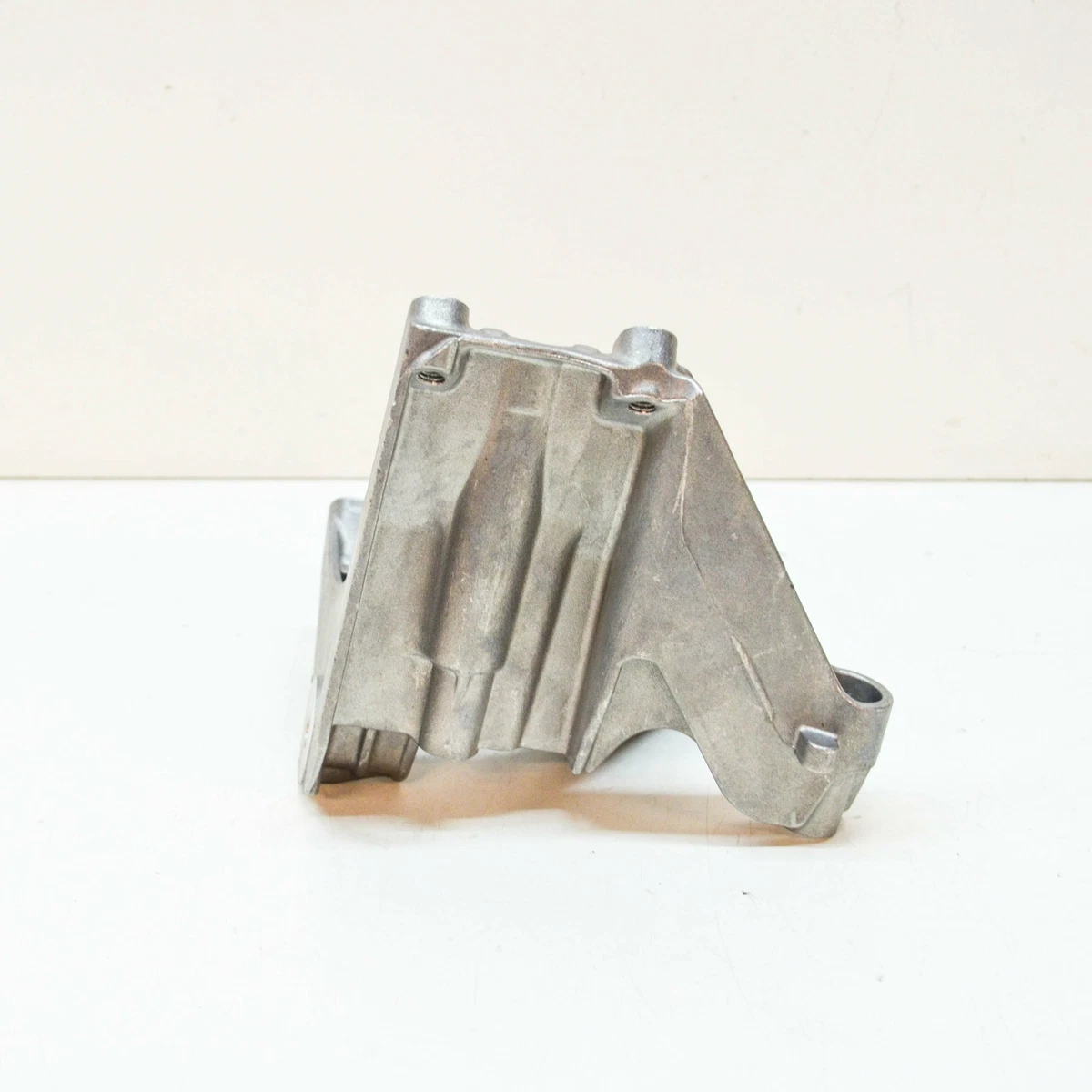 NEW AUDI Q7 4M ALTERNATOR BRACKET MOUNT 06M903143AJ | eBay