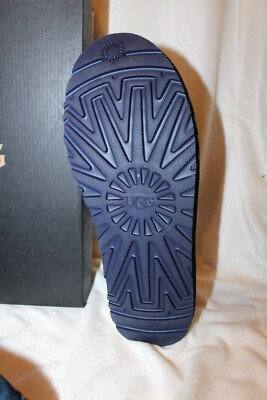 NIB UGG MEN display picture 2