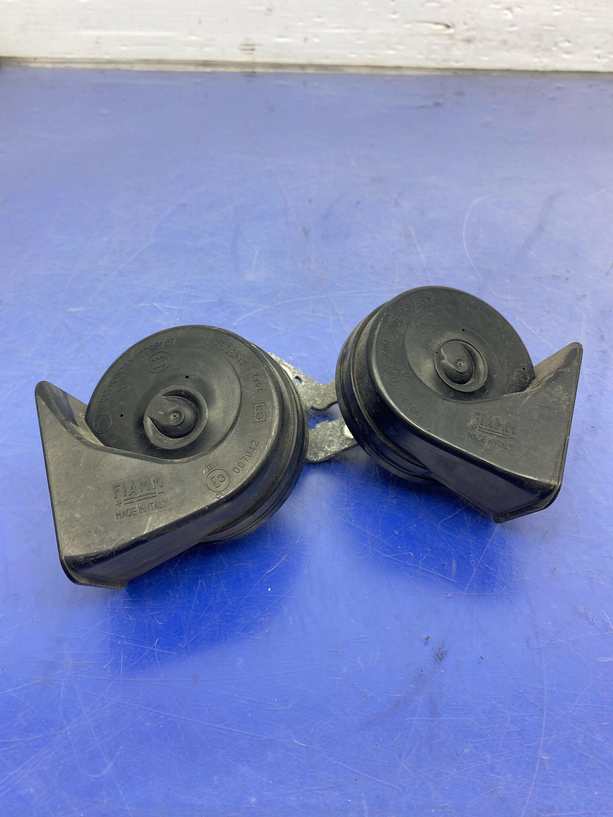 2017 - 2022 MASERATI LEVANTE M161 OEM HIGH & LOW TONE SIGNAL HORN SET 670037595