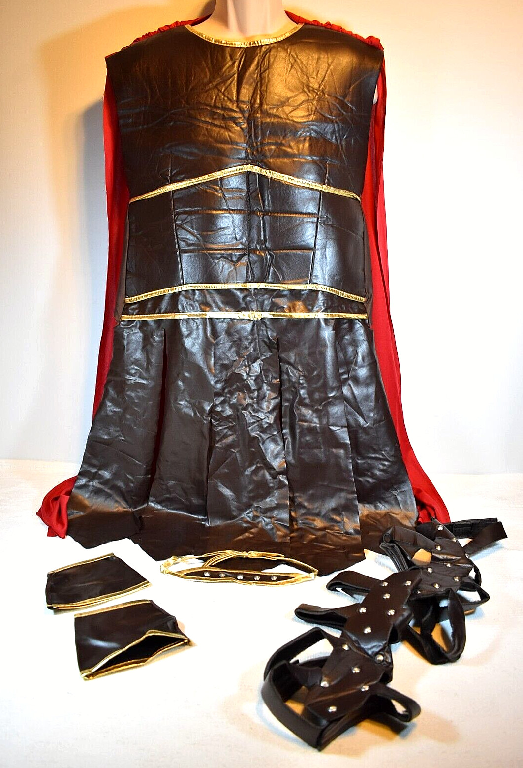 Men's Gladiator Costume, Cape, Body Armor, Head & Arm… Gem