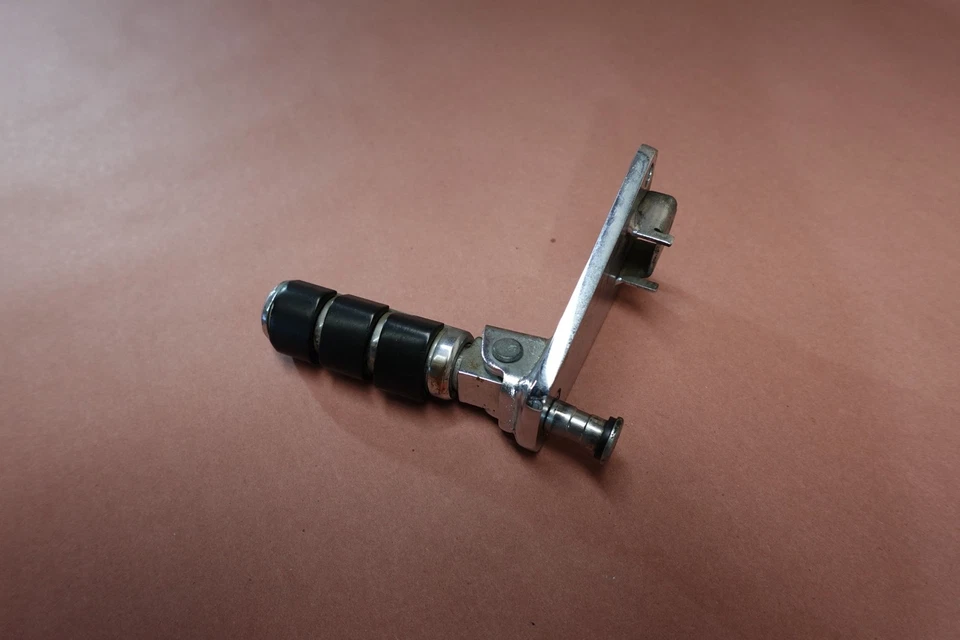 Reposapiés delantero izquierdo Honda VTX1800C 2002-2008 Foto 3 de 4