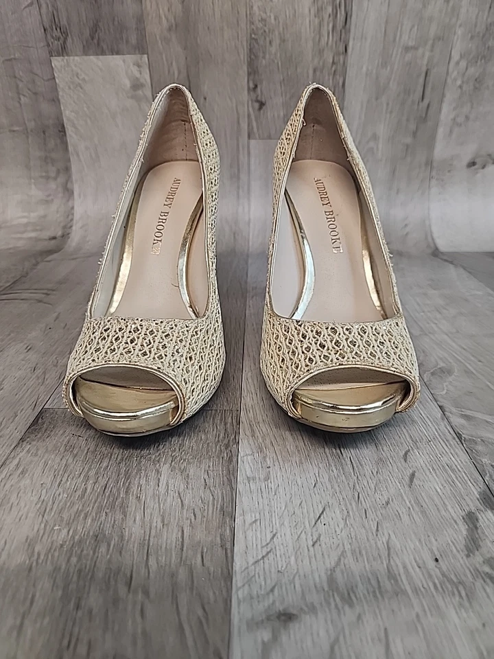 Audrey Brooke Gold Open Peep Toe Pumps 4" Heels Women's Size 6M Shiny Cocktail - Image 3 of 4