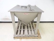 246005 Used; Flexicon 99944 Flexible Screw Feed Hopper; SS; 36"x 36"; 3" Auger