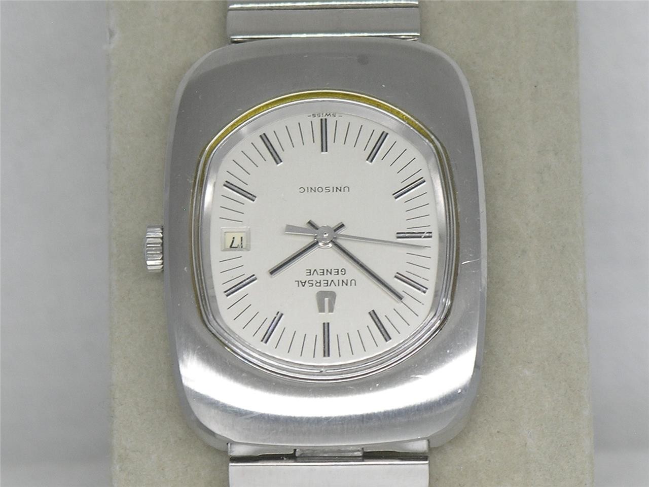 RARE VINTAGE 38MM MENS UNIVERSAL GENEVE "UNISONIC" ACCUTRON 2302 WATCH, RUNNING!
