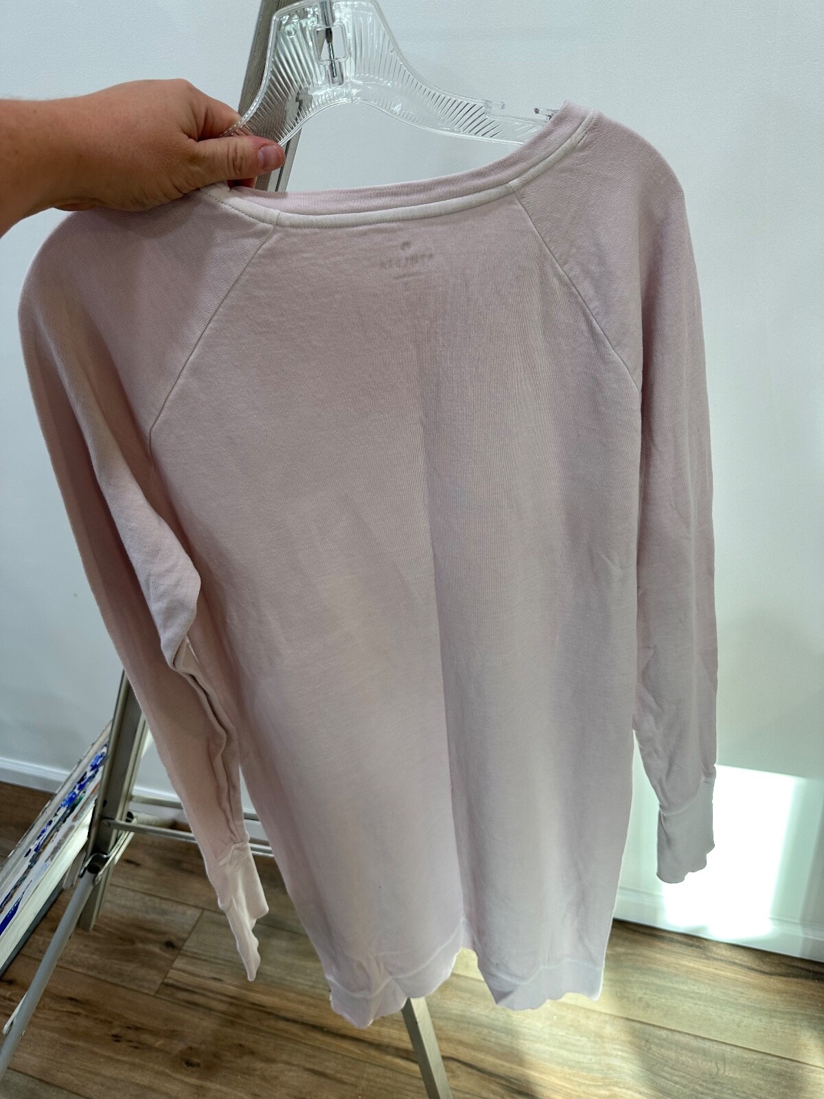 Athleta Scoop Neck Long Sleeve Thumbhole Side Zippers Mid Length Sweatshirt 