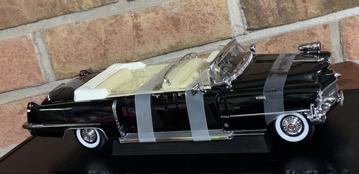 1956 Cadillac Presidential Parade Car 1:24 SCALE