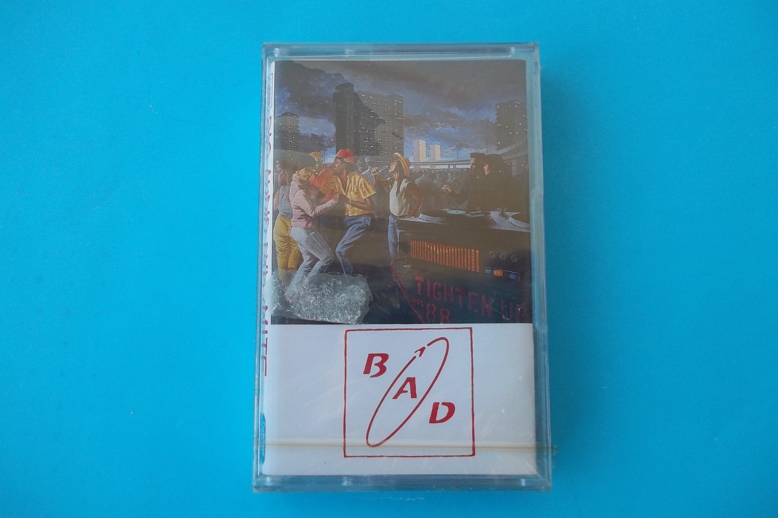 BIG AUDIO DYNAMITE "TIGHTEN UP VOL.88" MC K7 TAPE 10988 CBS 4611994 UK SEALED