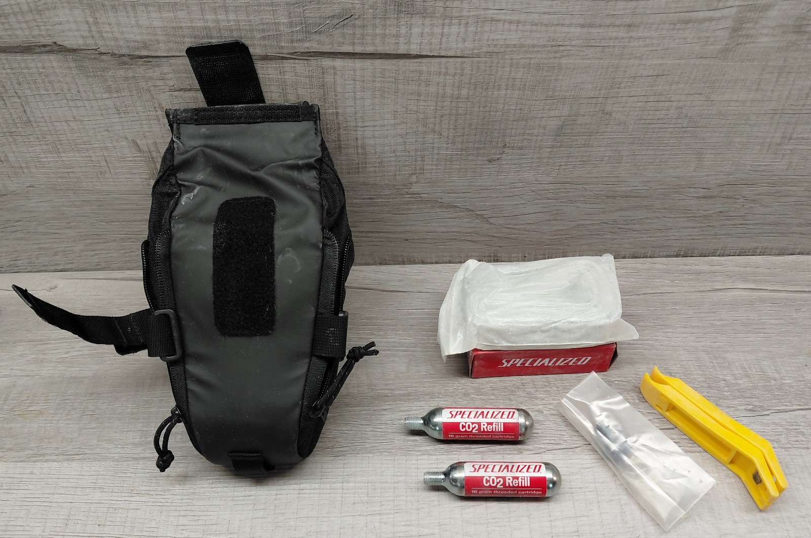 Planet Bike Red Zeppelin CO2 Tire Inflator Kit + extra Speci