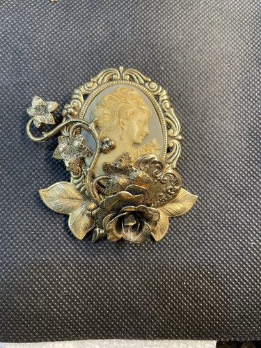 Vtg Ramona Crutcher Victorian Woman Cameo Brass Pendent/Brooch Floral 3” HTF - Picture 11 of 15