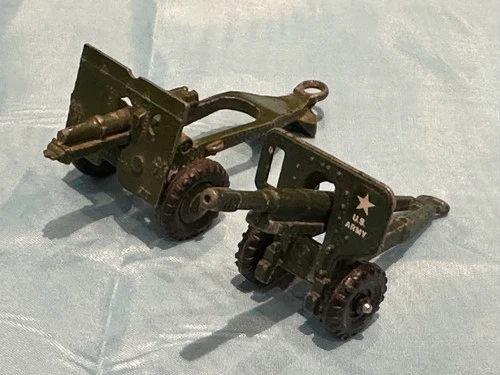 Dinky Toys - 2 x Military field guns - Vintage toys