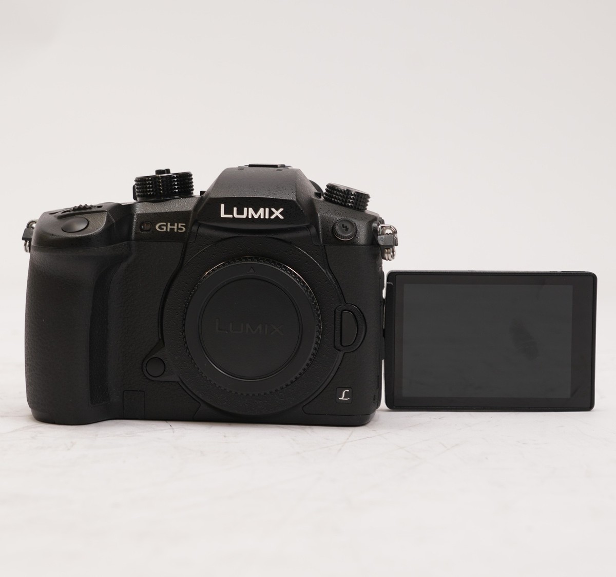 Panasonic LUMIX GH5 4K Mirrorless Camera (Body Only) Vlogger Panasonic LUMIX GH5 4K Mirrorless Camera (Body Only) Vlogger