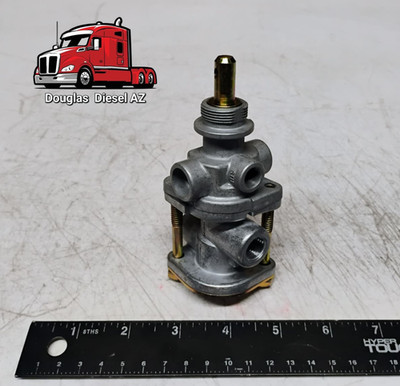PP7 PUSH PULL VALVE. EXCEL # EM35950. Ref. # MACK 20QE3139R BENDIX 288239 289120