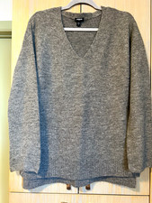 Express Women's Gray Solid Knit Pullover Sweater V-Neck Long Sleeve M