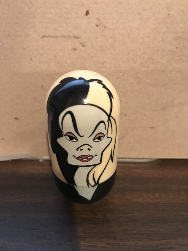 Kelloggs Disney Wobbler CRUELLA DE VIL Black White #12 3" Weeble Bean Toy- 