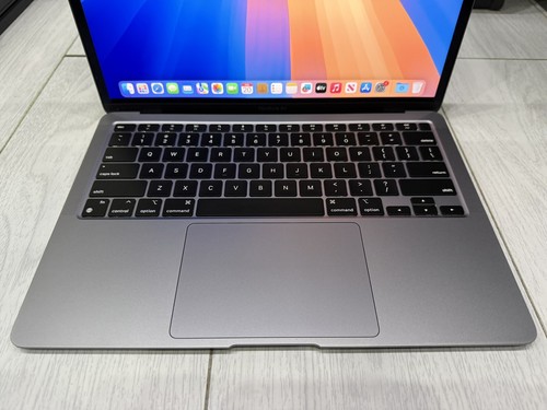 Apple MacBook Air Retina 13.3" 2020 256GB SSD 8GB Ram 8C CPU 7C GPU M1 - Grey - 第 16/17 張圖片