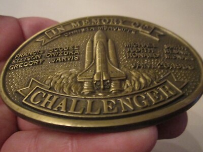 1986 IN MEMORY OF CHALLENGER CHRISTA MCAULIFFE BELT BUCKLE BRASS