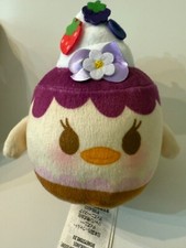 Disney Munchlings Plush - Target - Daisy Duck Triple Berry Cheesecake Compote