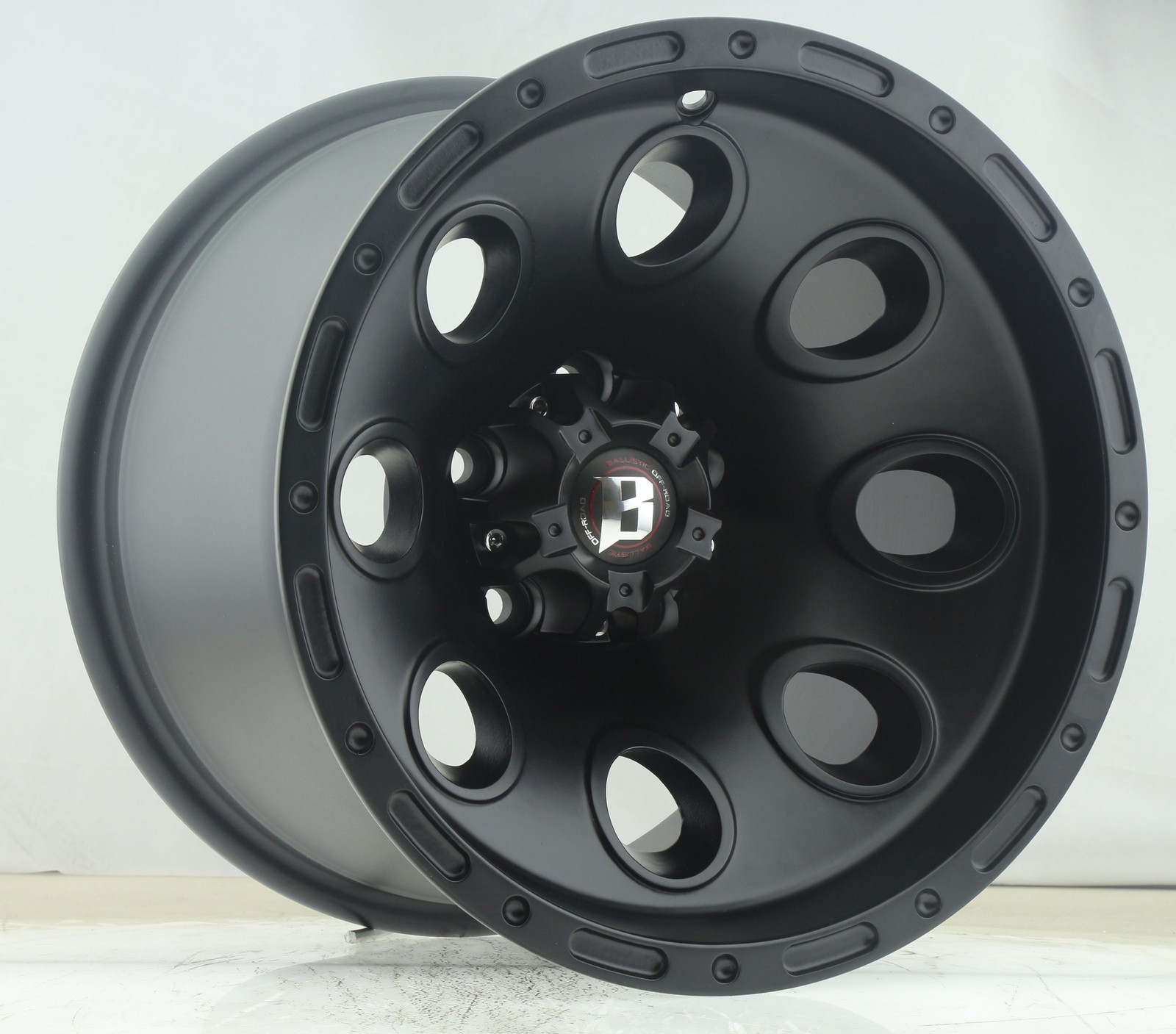 Jante alu Ballistic 044 noire 15 pouces élargit la voie de votre SUV