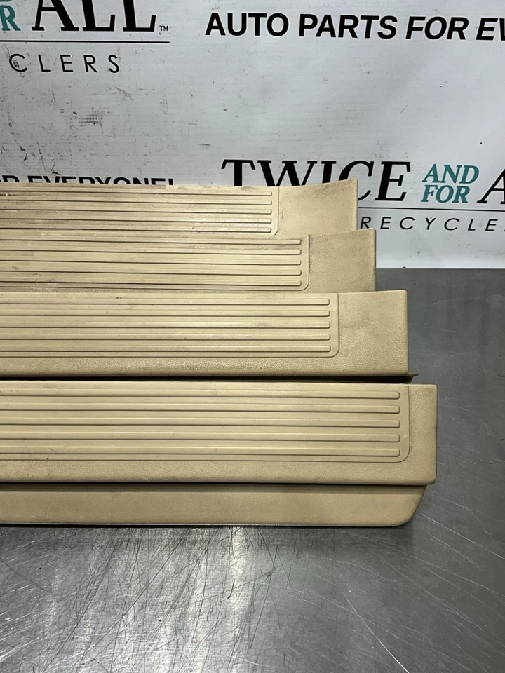 Acura Legend 1991-1995 sedán alféizar de puerta exterior placas de desgaste OEM Foto 4 de 4