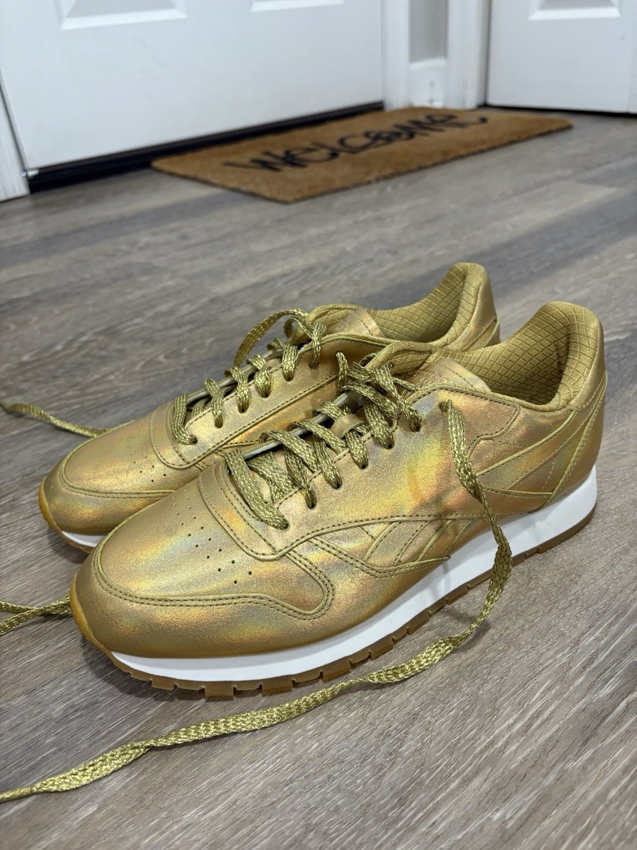 Men’s Size 10- Reebok Classic Leather DC Comic Wonder Woman Pearlescent  Shoes