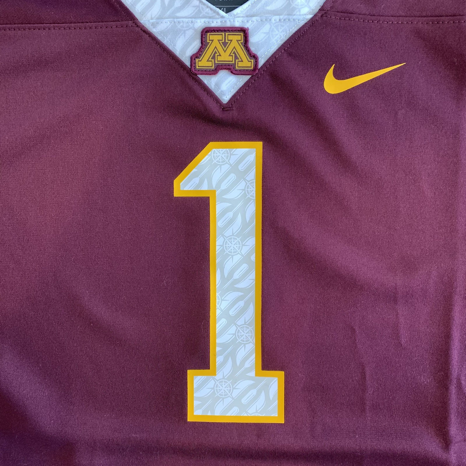 Maglia calcio Nike Untouchable Minnesota Gophers bambini giovani M fila la barca RTB