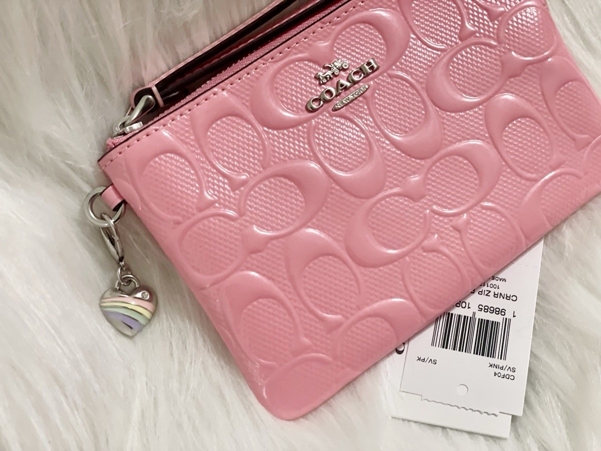 NWT COACH Corner Zip Wristlet Signature Leather Heart Charm CDF04