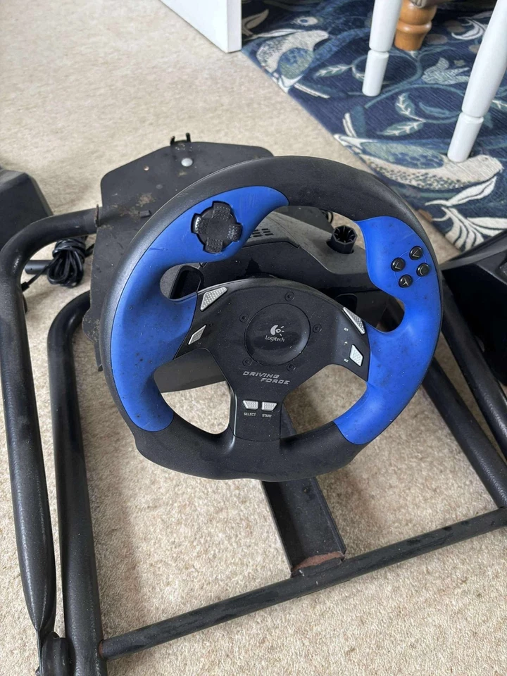 Logitech Driving Force | PlayStation 2 - Image 3 of 4