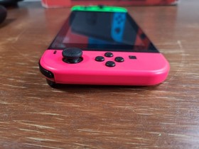 Nintendo Switch HAC-001 32GB Console Bundle w/ Joy Cons + Box + Accessories