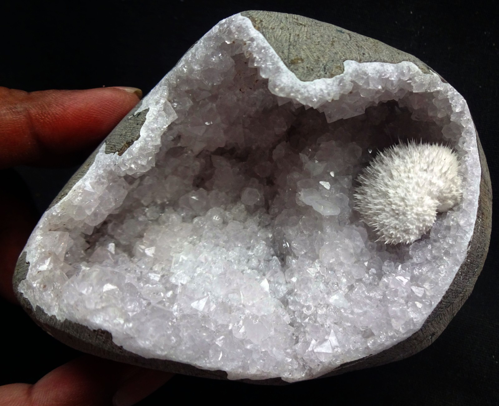 Mesolite Ball W/ Ep-Stilbite In Mm Quartz Geode Rocks Minerals Specimen