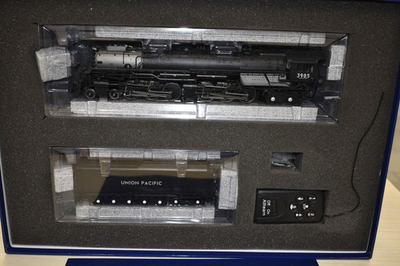 #ad #ad HO GENESIS CHALLANGER 4 6 6 4 UNION PACIFIC N 3985 ITEM G9122CON TELECOMANDO EUR 900.00