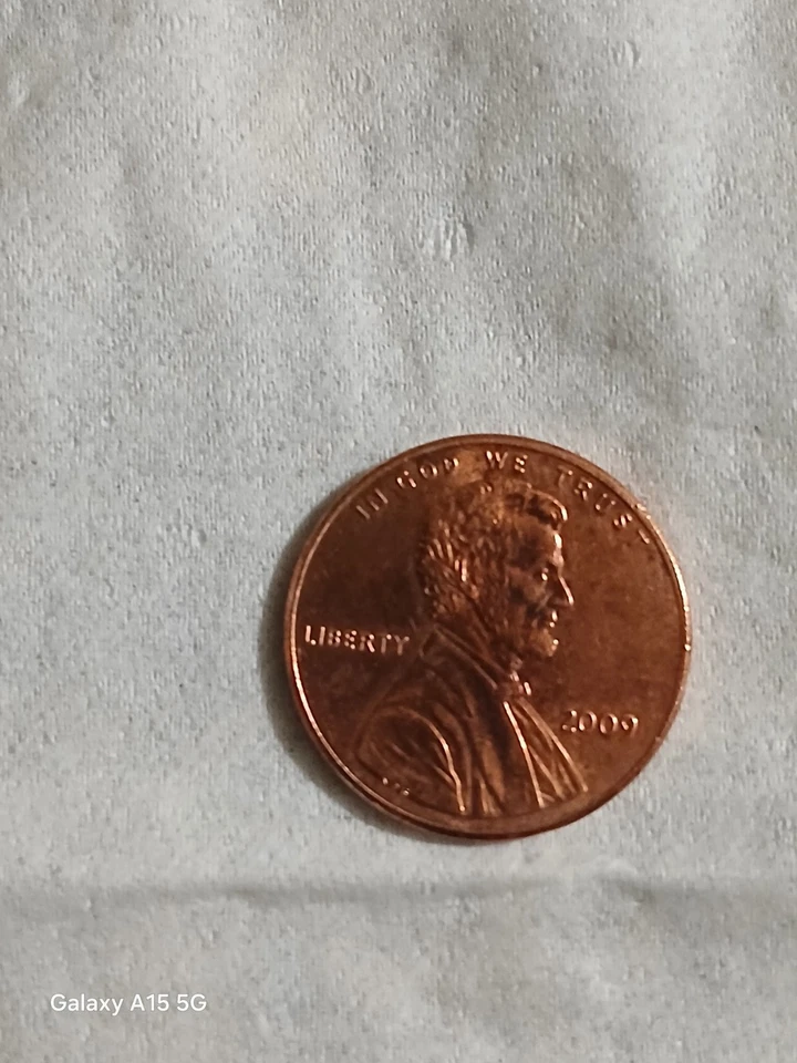 2009 lincoln memorial bicentennial penny - Formative Years - NO MINT MARK RARE🔥 - Image 2 of 3