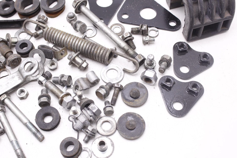 81 KAWASAKI 250 CSR KZ250L CORREA OEM MOTOR MONTAJE PERNOS HARDWARE R11.BX18 Foto 3 de 4