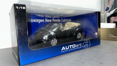 VOLKSWAGEN NEW BEETLE CABRIOLET 1/18 DIE CAST ALASKA GREEN BY AUTO