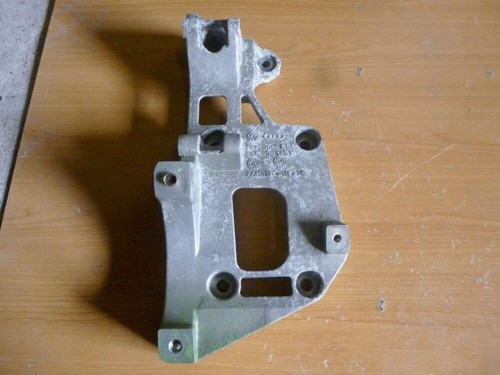 VW Touran 1T Aggregatehalter Klimakompressor 06F903143F