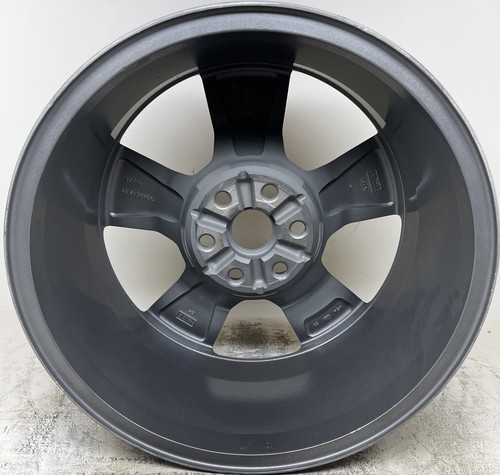 2015-2020 Chevrolet Colorado 18” OEM Machined Charcoal Wheel #5673 - Picture 3 of 4