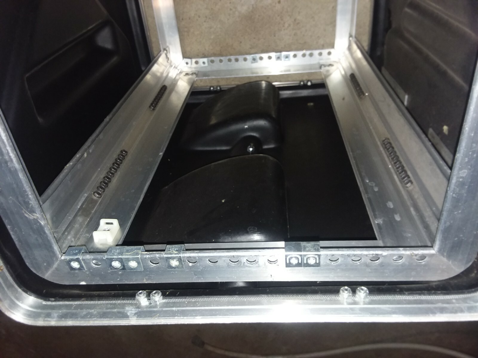 SKB 6U Shock Mount, Portable, Rack Mount Road Case - Heavy Duty, No ...