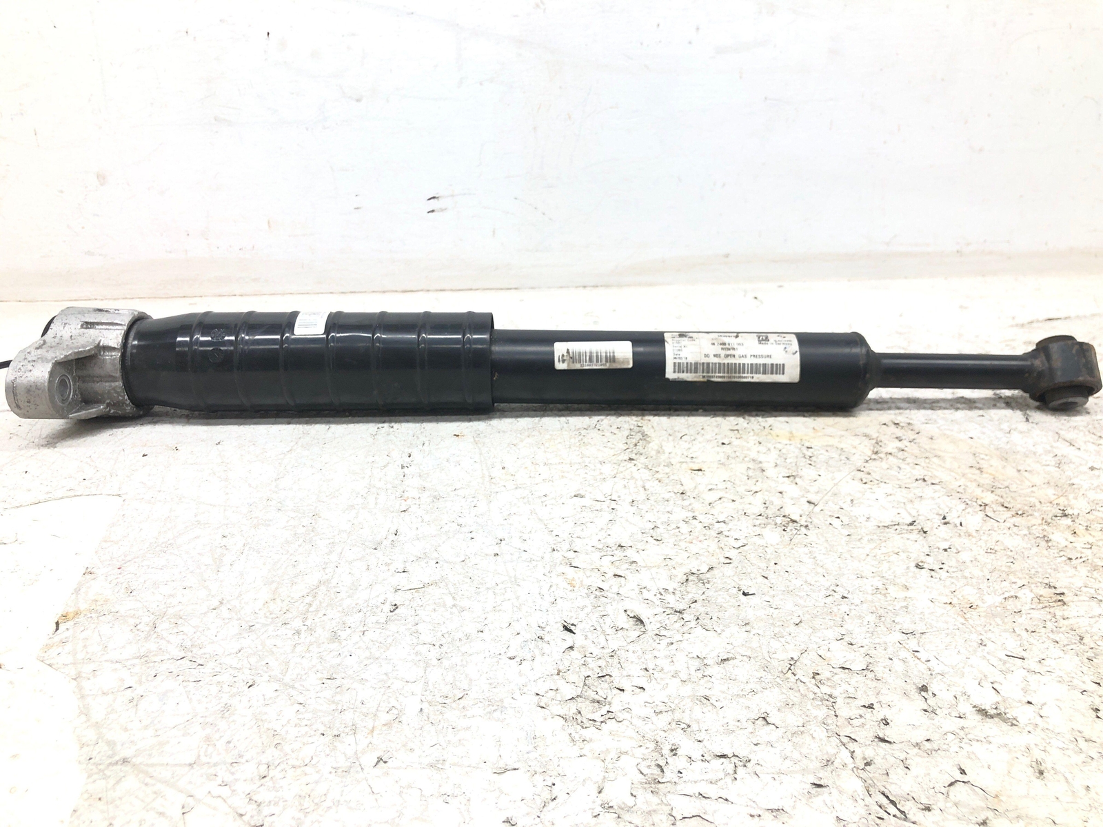 2017-2022 MASERATI LEVANTE REAR AIR SHOCK ABSORBER STRUT *14K* 670037439 OEM