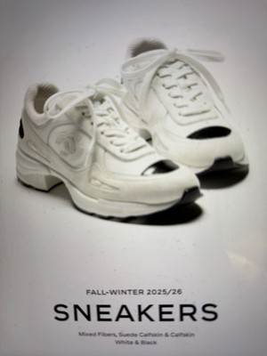 Chanel 2025K-2026 NEW TAGS WHITE BLACK CALFSKIN CHANEL CC LOGO