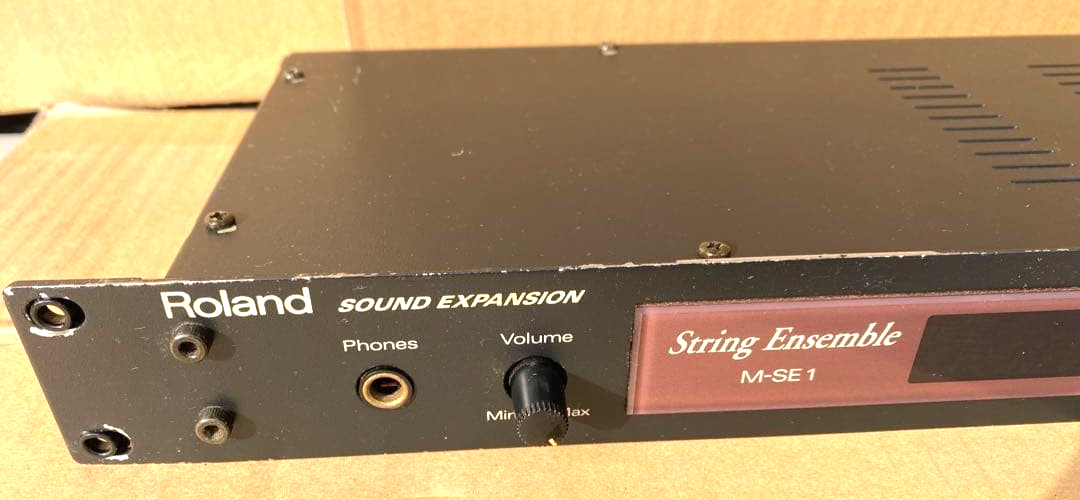 Roland Synthesizer Sound Expansion String Ensemble M-SE1 1U Rack