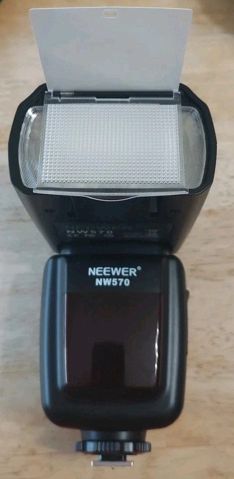 NEEWER NW570 Flash With Bag - Image 4 of 4