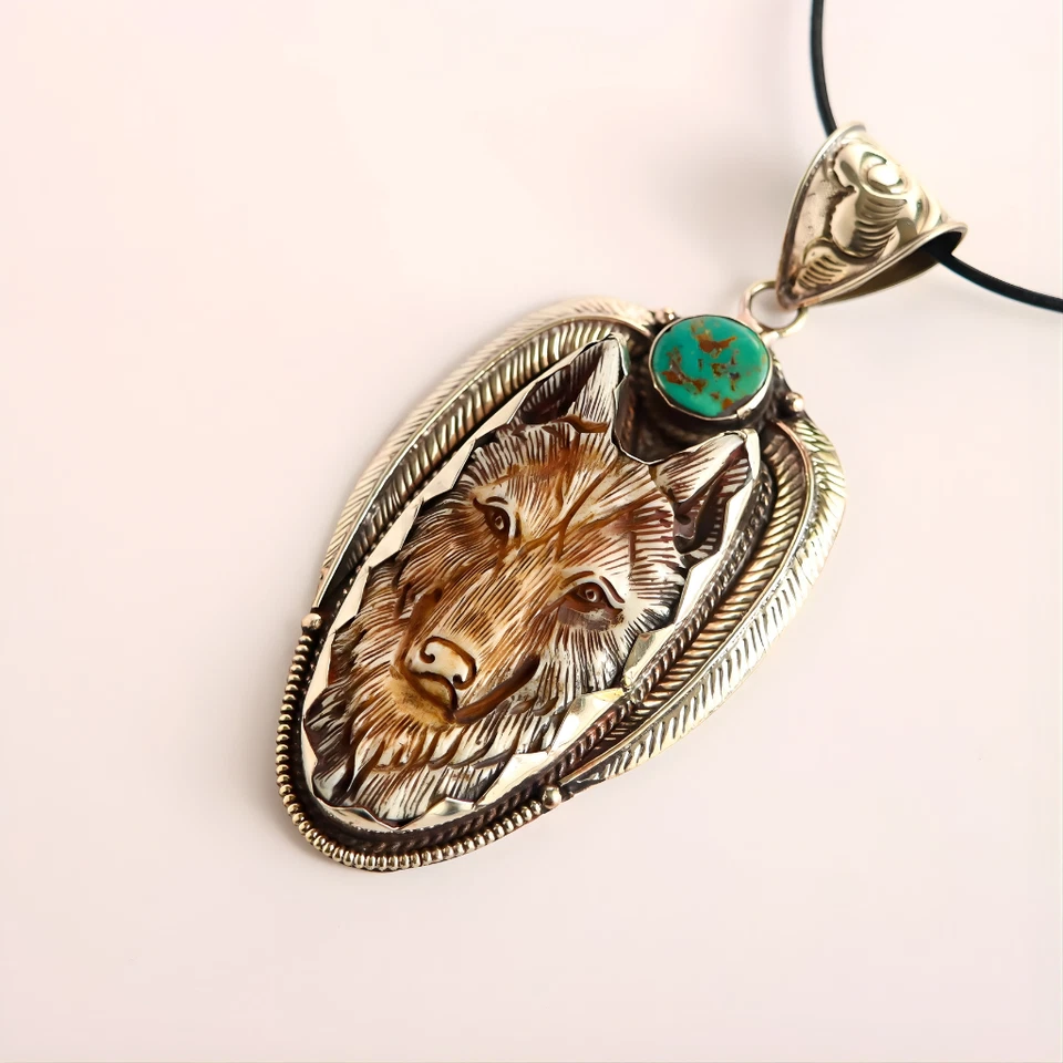 Collar Colgante Lobo Plata con Turquesa Foto 4 de 4