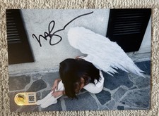 MADISON BEER SIGNED LOCKET INSERT POSTCARD - BECKETT COA