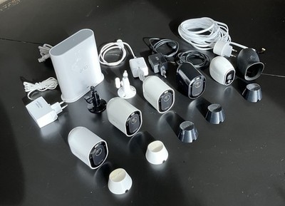 Arlo Netgear  Überwachungskamera System pro 3, 4er Set + Eine Arlo VMC 3030